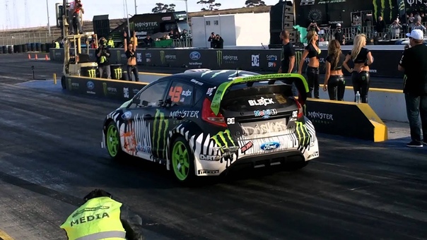 Ken Block Drag Race vs Jamie