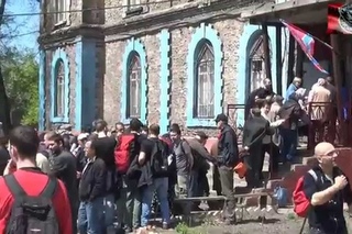 Сохраняя себя, власть уничтожает народ...