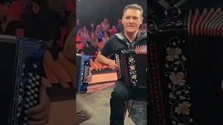 Посмотрите какой он был красивый,добрый,талантливый и харизматичный..😻