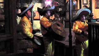 Мексиканское трио Mariachi Mexico, серенада в Москве