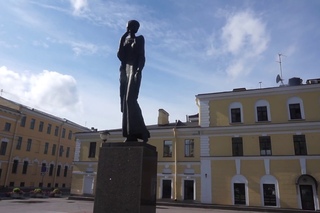 Памятник Анне Ахматовой в С.Петербурге напротив тюрьмы “Кресты“, MAH08858