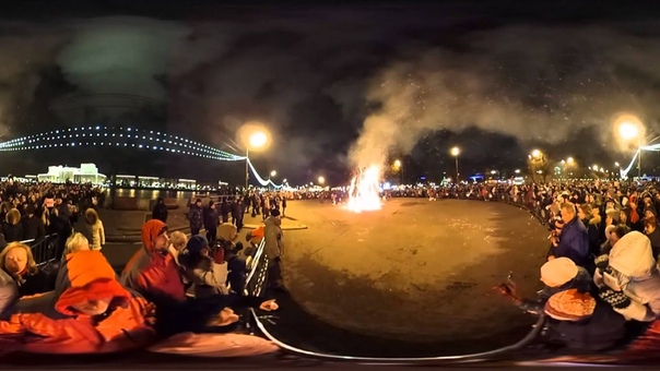 Видео 360: В парке Горького сожгли чучело зимы в честь