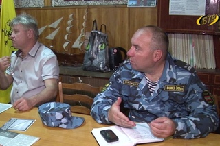 Слава героям павшим, слава - героям живым