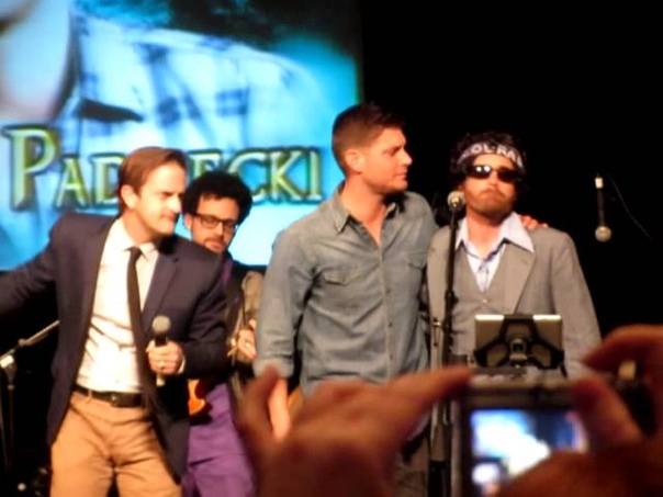 Jared and Jensen at Vegas Con The boys leaving and Jensen