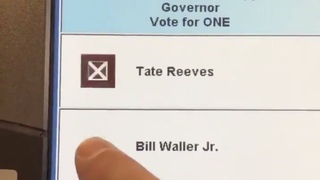 Malfunctioning voting machine caught on camera