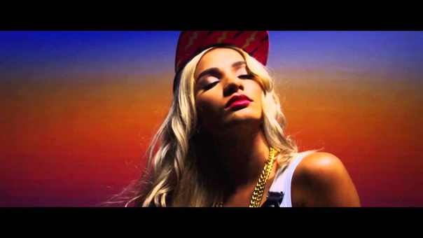 Pia Mia Going Home (