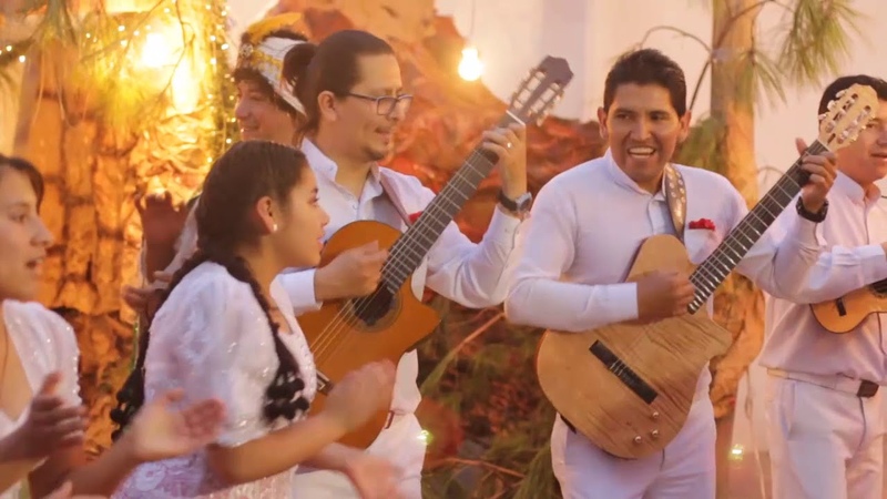 LA RAZZA CHUNTUNQUIS Y VILLANCICOS DE MI TIERRA ( Percapatitas, traigan buñuelitos, gloria