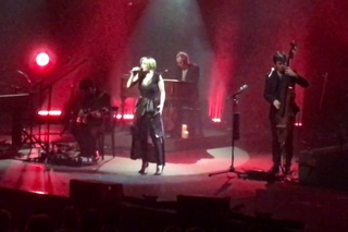 Patricia Kaas - Et s’il fallait le faire (Courbevoie, France) []
