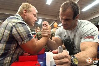 Денис Цыпленков. Армрестлинг в клубе Фитнес Энерджи (г.Орёл)