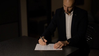 WRITE TIGHT C. Создаем выразительные подписи для великих людей