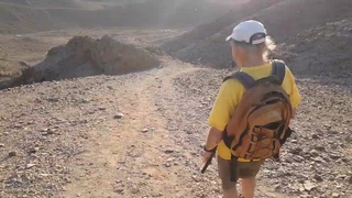 Пеший туризм в Израиле. Эйлат, встреча восхода в горах и коралловый пляж. Часть1.