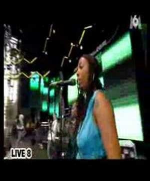 Annie Lennox - Sweet dreams (at Live 8)