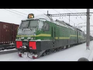 Встреча электровозов 2ЭС4к-099 и 2ЭС4к-059 с грузовыми
