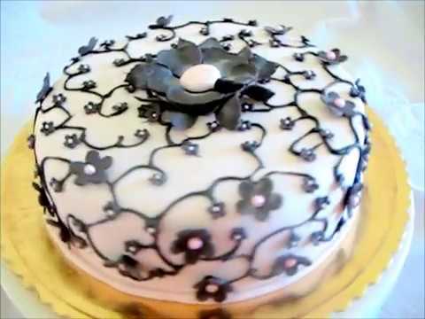 Decorating a Cake Pink with black