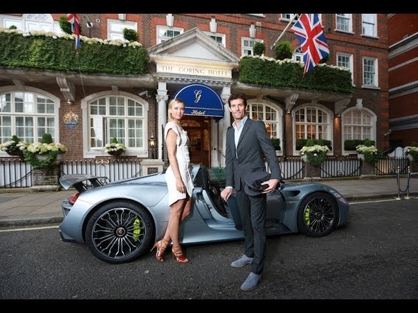 Maria Sharapova driven to Pre Wimbledon party in a Porsche 918