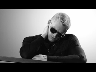 Рекламная кампания Cody Simpson x Versace Eyewear, весна 2021