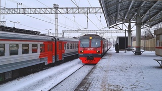 Электропоезда ЭД4М на о.п. Перово (Казанское направление)