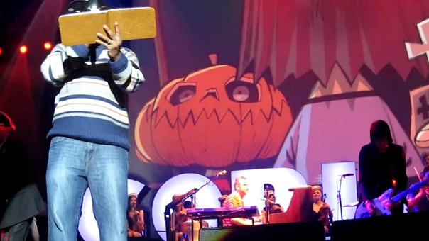 November has come by Gorillaz live in