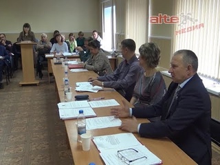 Пушкинская аллея не даёт покоя депутатам думы АГО