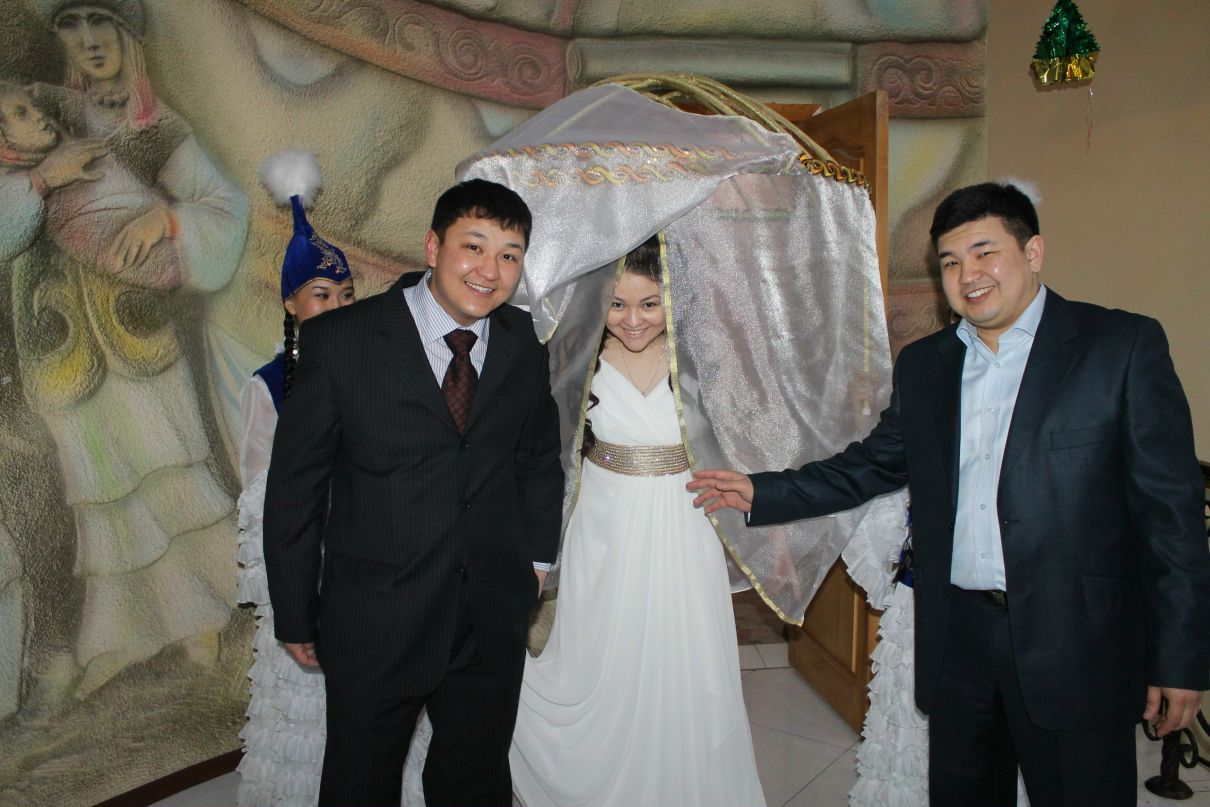 Asema Makenbayeva $ikon | Алматы