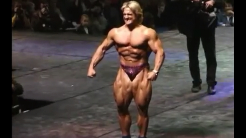 1995 Tom Platz gets forced to pose