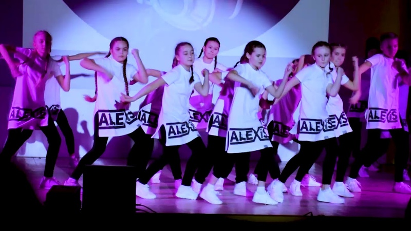 Alexis Dance Group Lock n