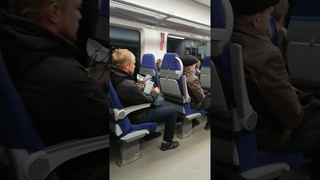 теперь он пьяный по твоей вине-ага и запивает фруто- няней))