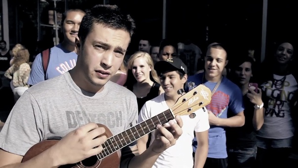 twenty one pilots: Cant Help Falling In Love (