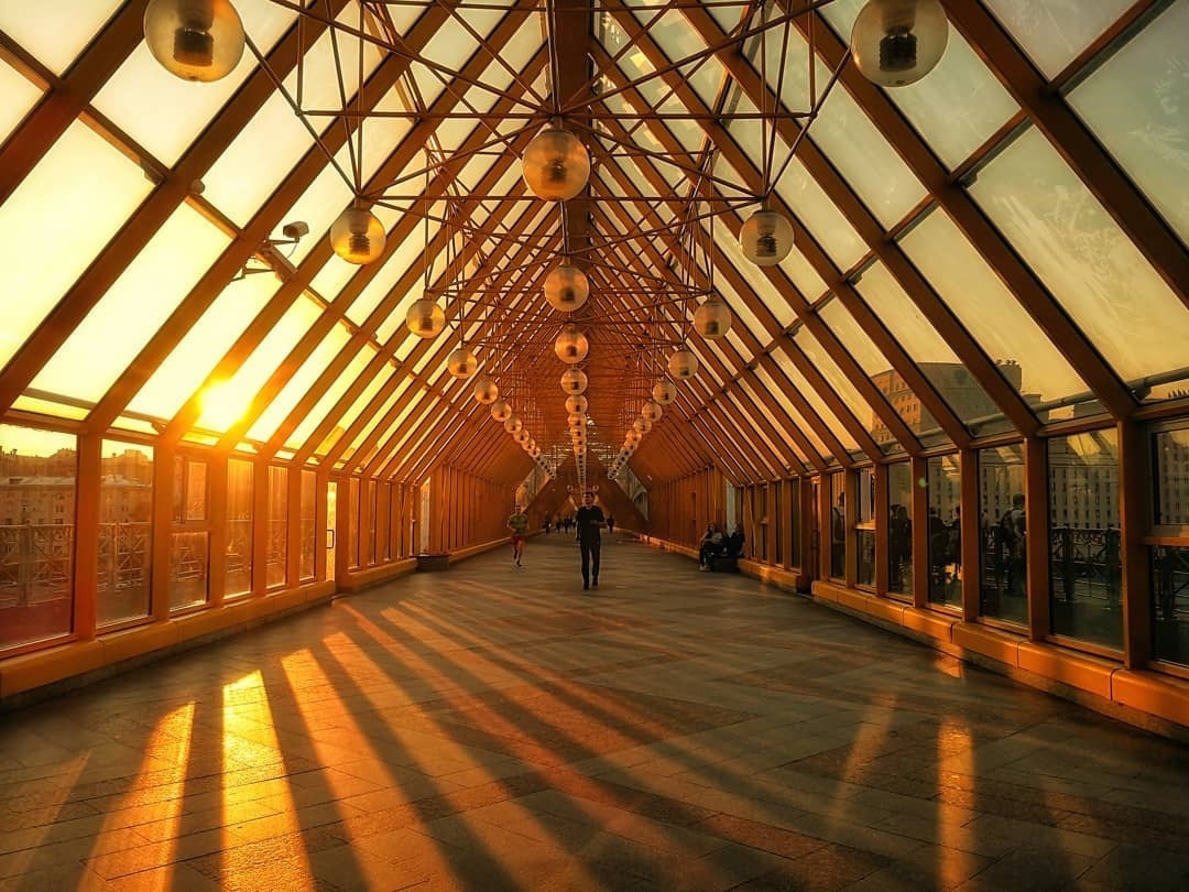 Внутри моста Внутри моста