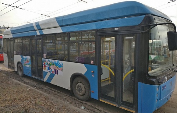 Первые новогодние троллейбусы готовятся выйти на маршруты Это картинка