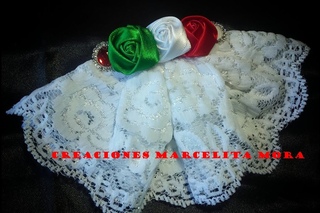 Tocado con Flores Tricolor