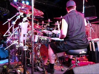 “World Scum“ drum cam featuring Travis Ryan- Live in San Diego