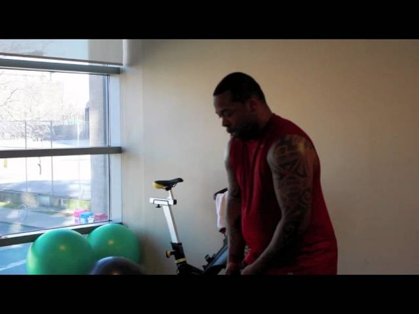Hit Richards of CALISTHENICS KINGZ trains Busta
