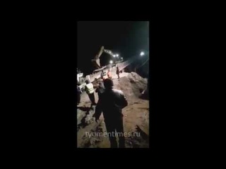 Длинномер падает с моста после ДТП, Тюмень - Ханты-Мансийск, 580 км,