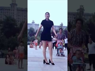 Каблучки цокают под аккордеон #цинцин_танцует