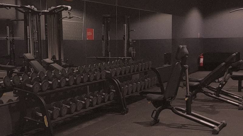 a playlist for working out alone in the gym at