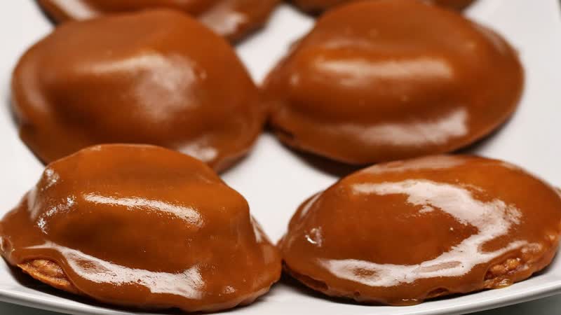 Caramel Apple Hand