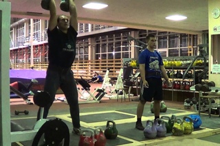 Training session jerk 28 kg 7 min 133 reps, 32 kg 37 reps. Ivan Denisov