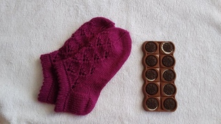 Короткие носочки, следики с ажурным узором вязаные спицами. How to knit easiest ever sock/slipper.