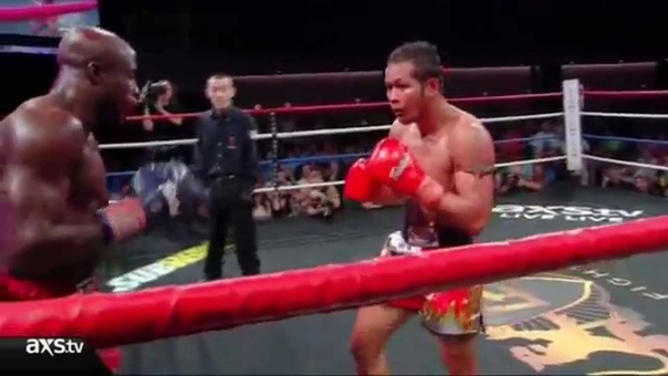 Yodsanklai Fairtex vs Chike Lindsay (