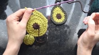 Avocado Face Scrubby: Large