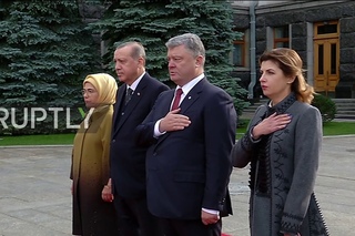 Ukraine: Poroshenko receives Erdogan in Kiev ahead of bilateral meeting