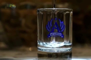 Шоу-мэн Александр Бугаев и День Водки в ресторане “Седьмое небо“